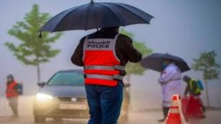 طقس الثلاثاء | سماء غائمة وزخات مطرية بعدد من المناطق