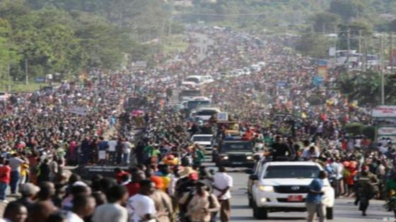 تنزانيا | مقتل 45 شخصاً في تدافع خلال موكب تكريم الرئيس الراحل