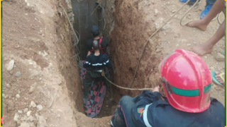 إقليم الخميسات | مصرع 03 شبان إختناقا ببالوعة للصرف الصحي بجماعة المعازيز + صور