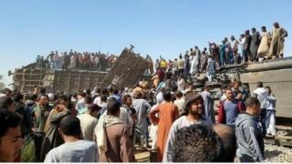 مصر | 08 قتلى و أكثر من 100 جريح في إنقلاب قطار ركاب خرج عن سكته