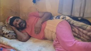 جرسيف | خمسيني يناشد المحسنين مساعدته لإجراء عملية جراحية بعد أن قلب الشلل حياته رأسا على عقب + فيديو