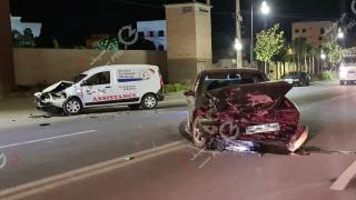 عاجل ..جرسيف | خسائر مادية جسيمة في إصطدام سيارتين بشارع محمد السادس + صور و فيديو