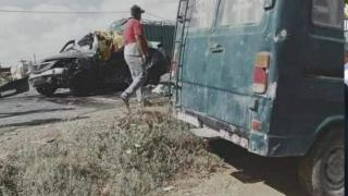 سوق أربعاء الغرب | مصرع 5 أفراد من عائلة واحدة في حادثة سير مروعة+ صور