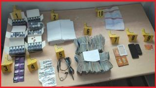 إنزكان | توقيف بائعي سماعات للغش في الإمتحانات وبحوزتهما 600 سماعة VIP و54 مليون سنتيم