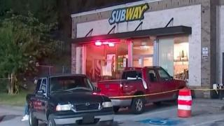 أكثرت المايونيز بشطيرته | زبون يقتل عاملة في مطعم أمام أعين طفلها بولاية جورجيا الأمريكية