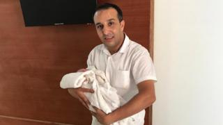 تهنئة | إزديان فراش مصطفى إيكن الموظف بباشوية جرسيف بمولودة أنثى