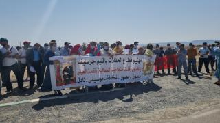 بعد منع الحفلات والأعراس | مهنيو القطاع يحتجون أمام مقر عمالة إقليم جرسيف + فيديو