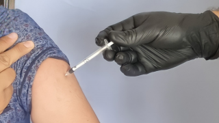 المغرب | وزارة الصحة توسع الفئة المستهدفة بالتلقيح لتشمل 25 سنة فما فوق + بلاغ