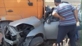 إقليم القصر الكبير | مصرع 4 أشخاص من بينهم دركيان في حادثة إصطدام بين شاحنة و سيارة