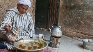 دراسة | المغاربة مدمنون على الشاي ويستهلكون 70 ألف طن منه سنويا