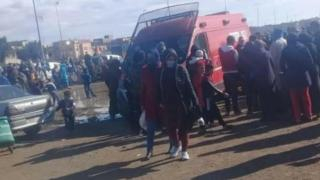 عين عودة |مقتل سيدة و إصابة آخرين في سوق إثر نطحات ثور هائج (صور)