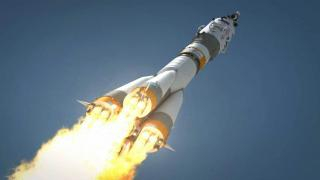 يزن 23 طنا | الصين تفقد السيطرة على صاروخ ضخم و حطامه يتجه صوب الأرض