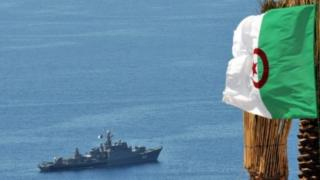 قبالة سواحل وهران | البحرية الجزائرية تقتل شابة مغربية وطفلا ووالديه رميا بالرصاص