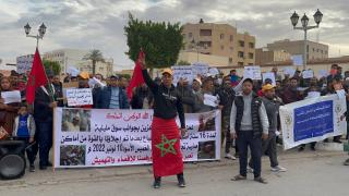 جرسيف | تجار السويقة ينظمون وقفة احتجاجية أمام مقر الجماعة الحضرية للمطالبة بإنصافهم + صور وفيديو