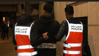 خطير | مبحوث عنه في حادث سير يستولي على مسدس شرطي أثناء توقيفه بجرسيف