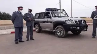 إقليم جرسيف | زي رسمي للشرطة مرمي قرب واد امسون يستنفر الدرك