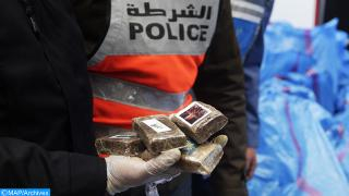 الناظور | توقيف شخصين لإرتباطهما بشبكة لتهريب المخدرات وحجز 1.5 طن من الشيرا