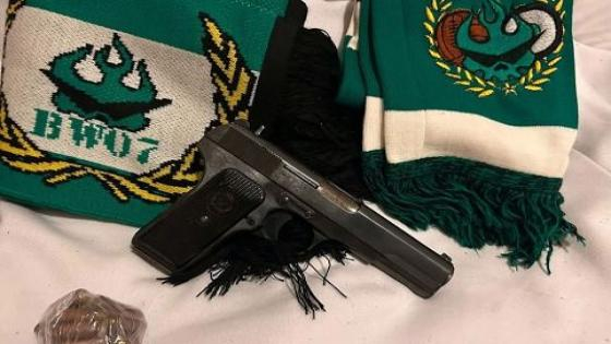 وجدة | توقيف مشجع بتهمة التحريض على الشغب والتهديد بسلاح ناري