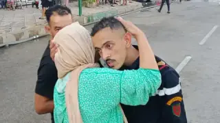 المضيق | مواطنون يحييون إطفائيين بعد تدخل بطولي لإخماذ حريق بعمارة