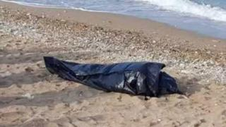 ينحدر من جرسيف | شاطئ ببني انصار يلفظ جثة شاب متحللة