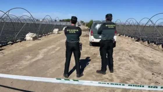 إسبانيا | مقتل عاملة مغربية في مزارع الفراولة على يد مهاجر إفريقي