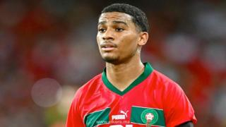 قبل أيام على انطلاق “الكان” | والدة مهاجم الأسود “أمين عدلي” في ذمة الله والجامعة تقدم له العزاء