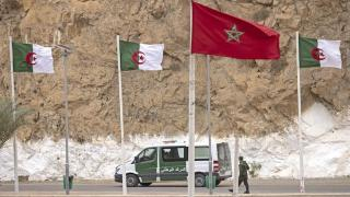 قبل الإجبار على الانسحاب | جيش الجزائر يقتحم أراض مغربية