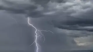 نشرة إنذارية | ثلوج وأمطار رعدية من السبت إلى الإثنين بعدة مناطق