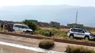 بعد ساعات من البحث | العثور على جثة طفل في قناة مائية