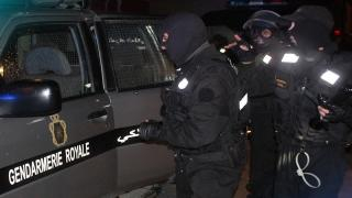 جرسيف | توقيف 3 متورطين في قرصنة حسابات بنكية وحجز سيارة وهواتف نقالة