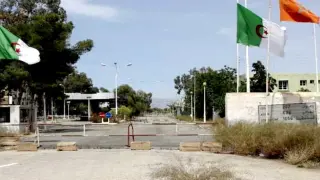وجدة | فتح “زوج بغال” بشكل إسثتنائي لتسلم 56 مغربيا