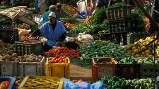 المغرب | زيادة أسعار المحروقات والخضر تُنذر بموجة ارتفاع جديدة للتضخم