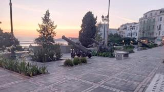 تسبب في وفاته | أمن طنجة يوقف شخصا دفع شابا من سور المعكازين