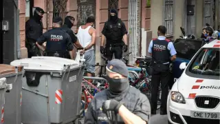 بعد 7 سنوات من الفرار | الشرطة الإسبانية تعتقل شخصا قتل زوجته حرقا بالعرائش