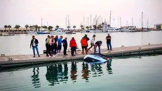 السعيدية | إنقاذ ركاب سيارة بعد سقوطها في حوض مارينا