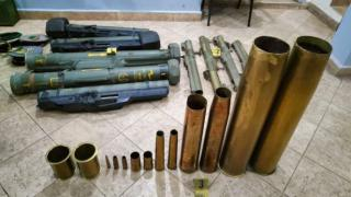 مراكش | المصالح الأمنية توقف شخصا يرتدي زيا عسكريا نظاميا وتحجز معدات وذخيرة + صور