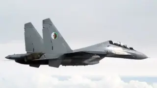 الجزائر | تحطم “مقاتلة سوخوي 30” بولاية أدرار يودي بحياة قائدها