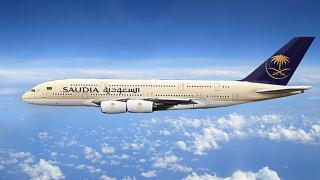 في سماء إندونيسيا | طائرة سعودية ناقلة للحجاج تتلقى تهديدا بالتفجير